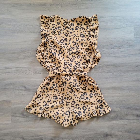 Lovers + Friends Tan Leopard Jill Romper Size Medium - Picture 13 of 14